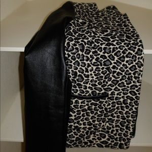 Leopard print Amanda & Chelsea Blazer Jacket